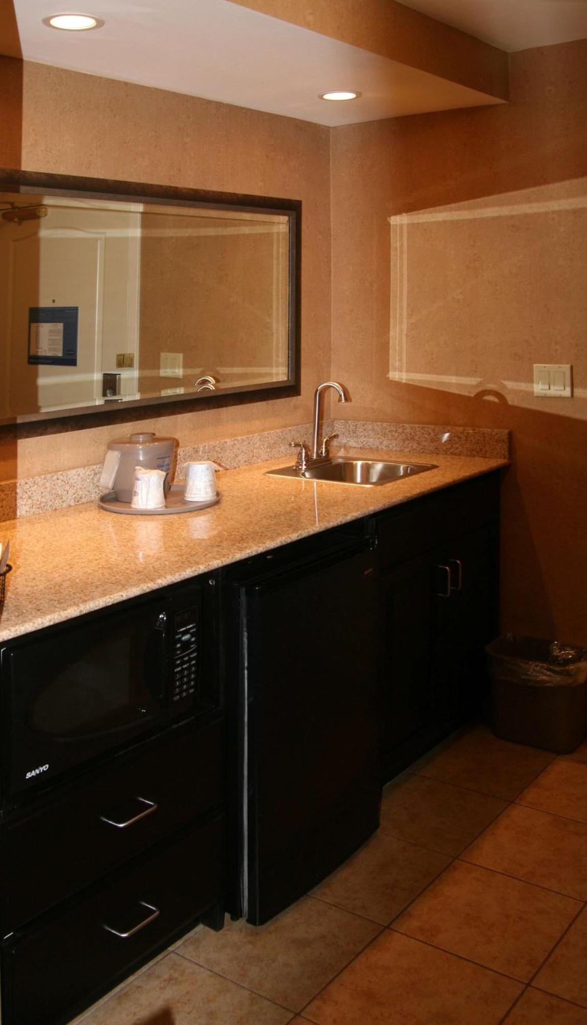 Hampton Inn And Suites Barstow Bagian luar foto